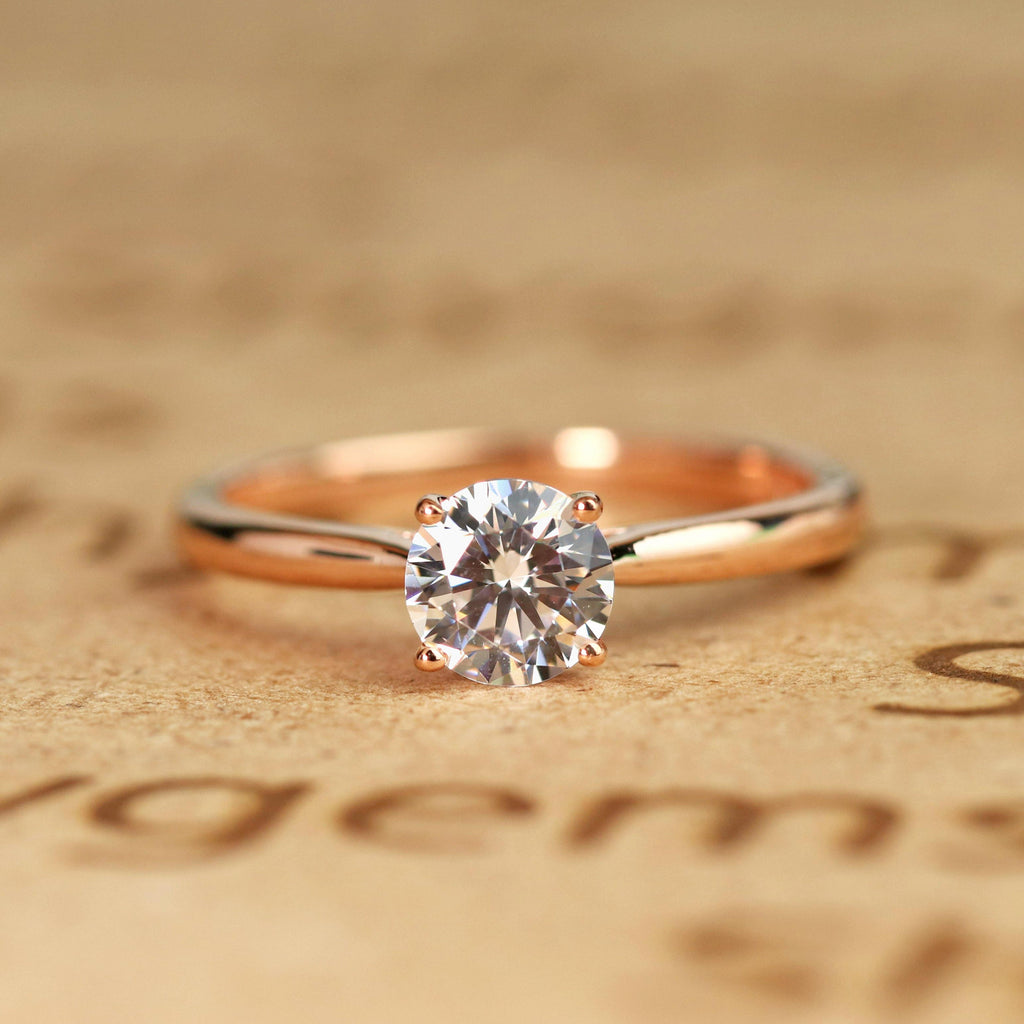 Solitaire 1 Carat Round Cut Moissanite Engagement Ring