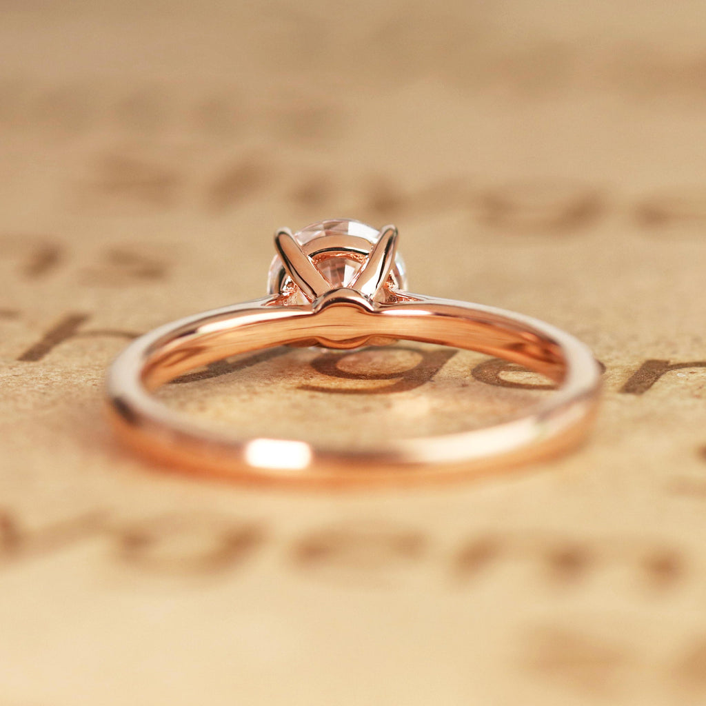 Solitaire 1 Carat Round Cut Moissanite Engagement Ring