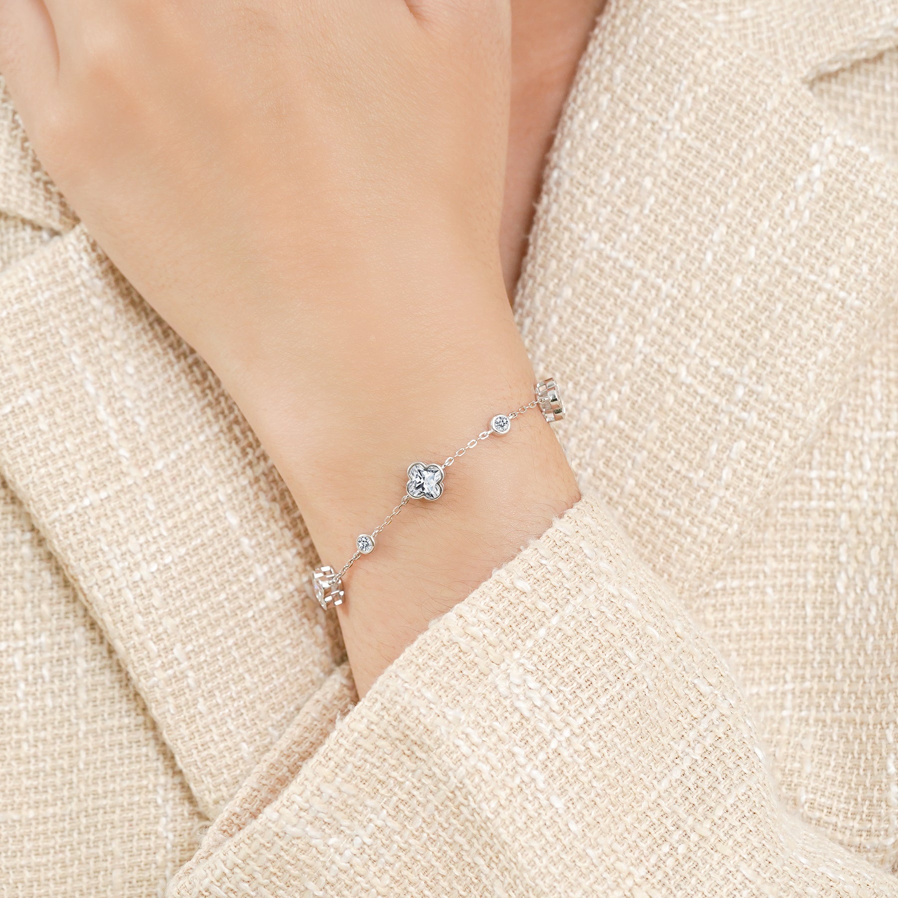 JeenMata 3 Carat Elegant Flower Moissanite Bracelet - Motif Bracelet in 18K White Gold Plating for Women