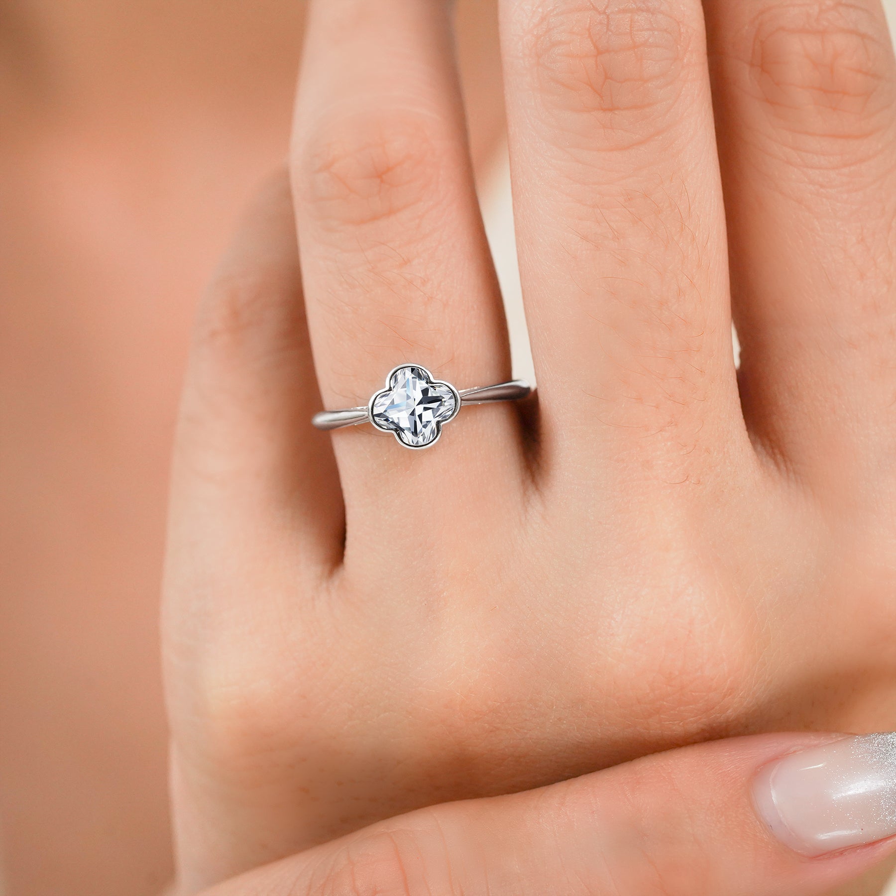 JeenMata 1 Carat Four-Leaf Flower Cut Moissanite Engagement Ring - 18K White Gold Plating for Women