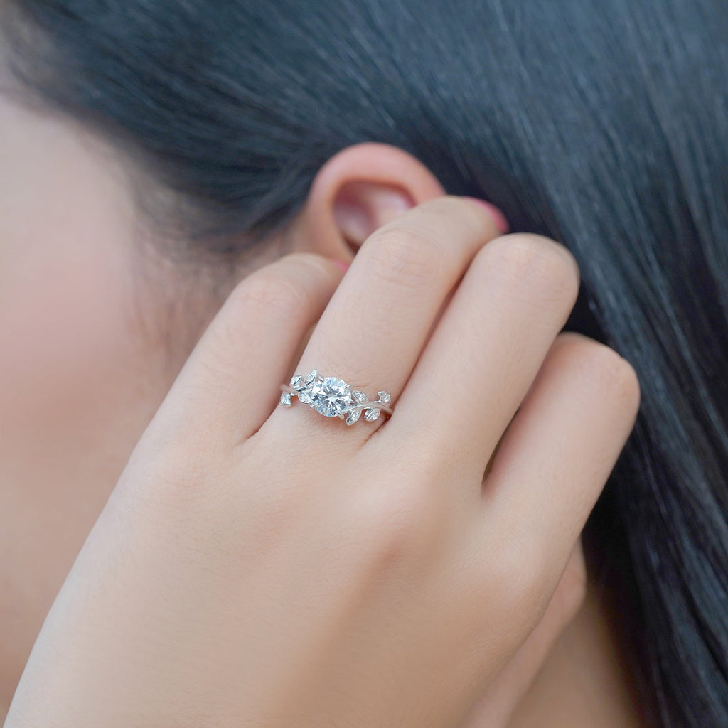 Vine Design 1.05 ct Round Moissanite Leaf Engagement Ring