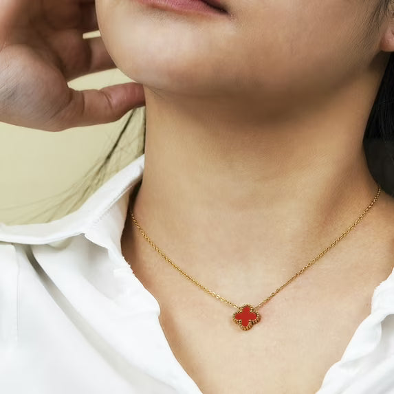 JeenMata Flower Pendant Necklace in Yellow Gold Plated