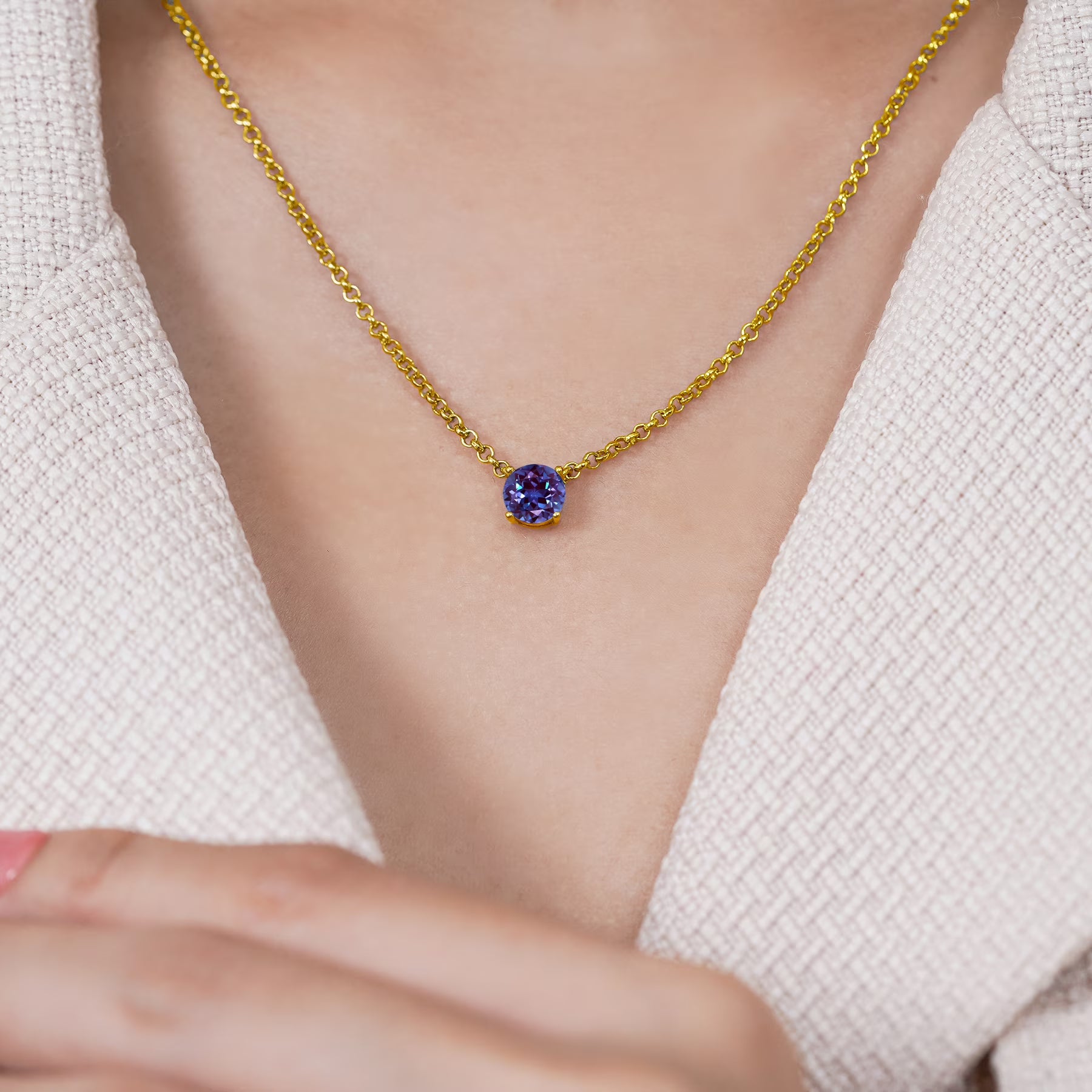 JeenMata 1.75 Carat Alexandrite - June Birthstone Solitaire Pendant Necklace in 18K Yellow Gold Plated, Female, Adult