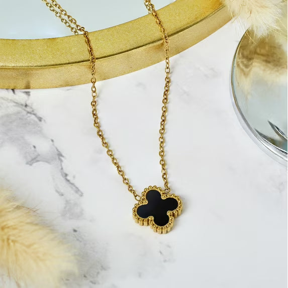 JeenMata Flower Pendant Necklace in Yellow Gold Plated