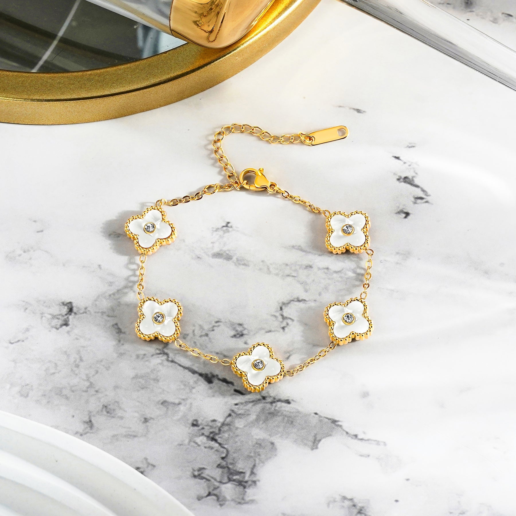 Modern Flower Link Bracelet in Yellow Gold Plated