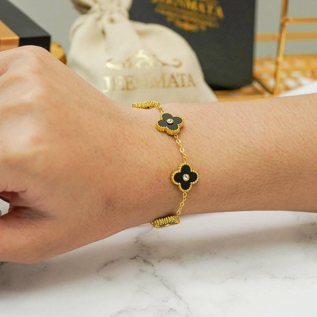 Modern Flower Link Bracelet in Yellow Gold Plated