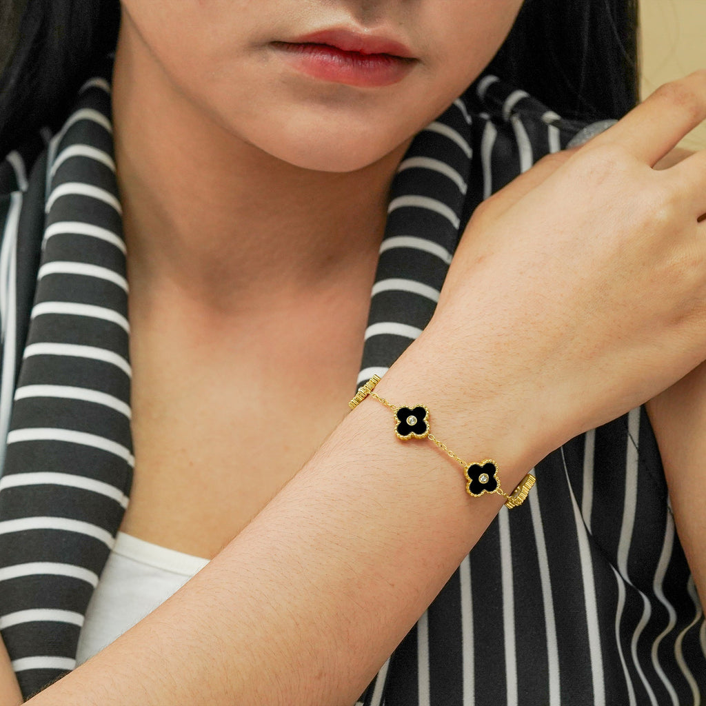 Modern Flower Link Bracelet in Yellow Gold Plated