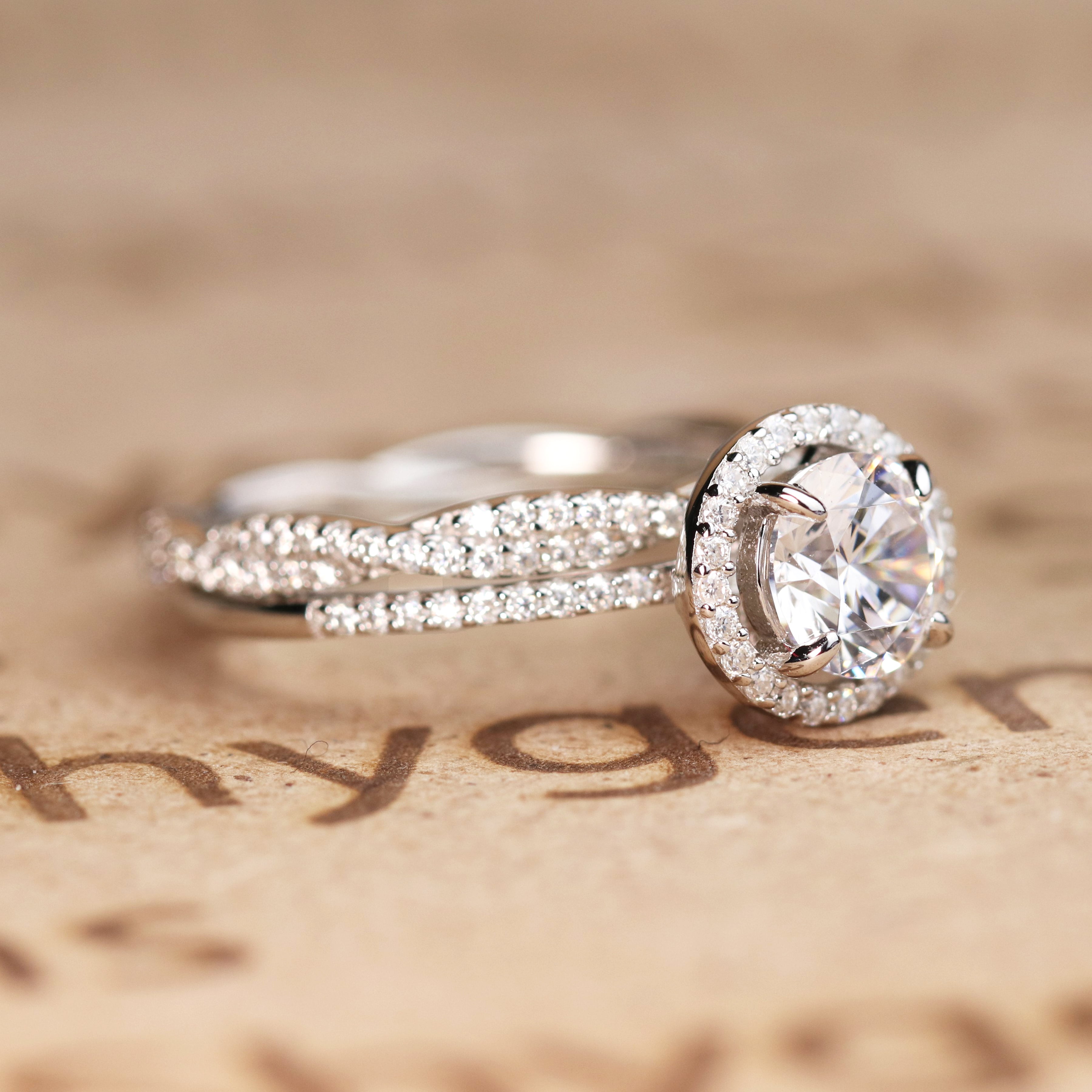 2 Carat Round Cut Moissanite Infinity Wedding Set