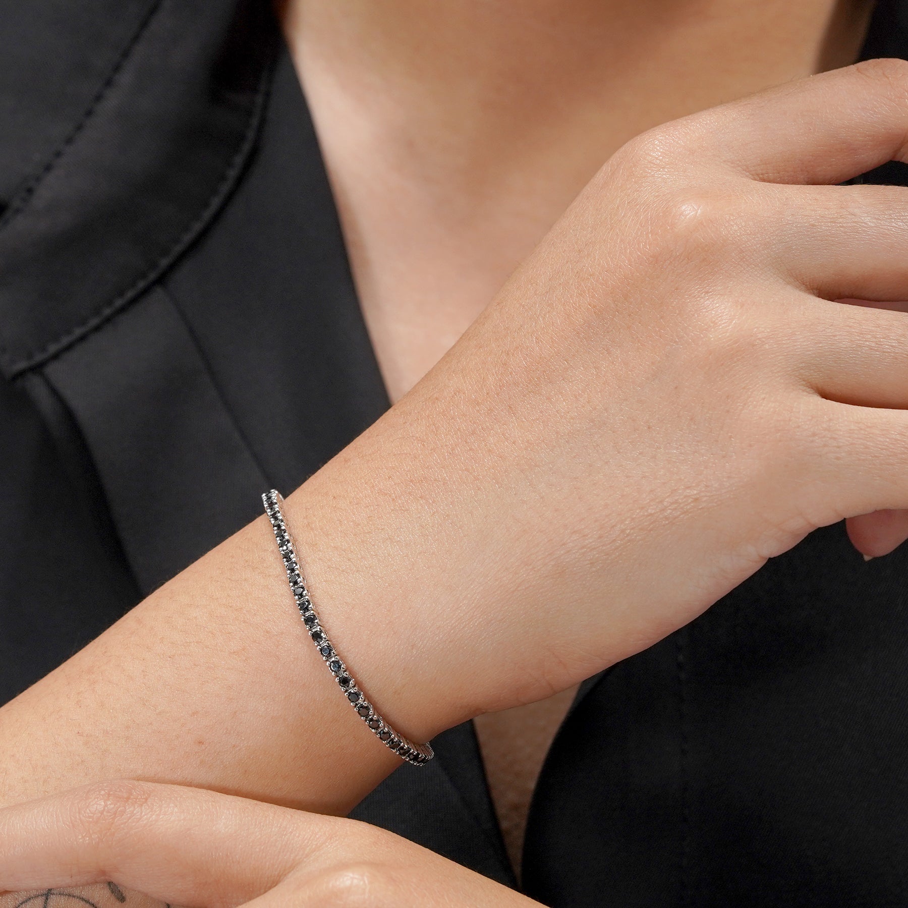 11 TCW Round Cut Black Cubic Zirconia - Tennis Bracelet for Women in Eternity Design - White Gold Plating, Female, Adult