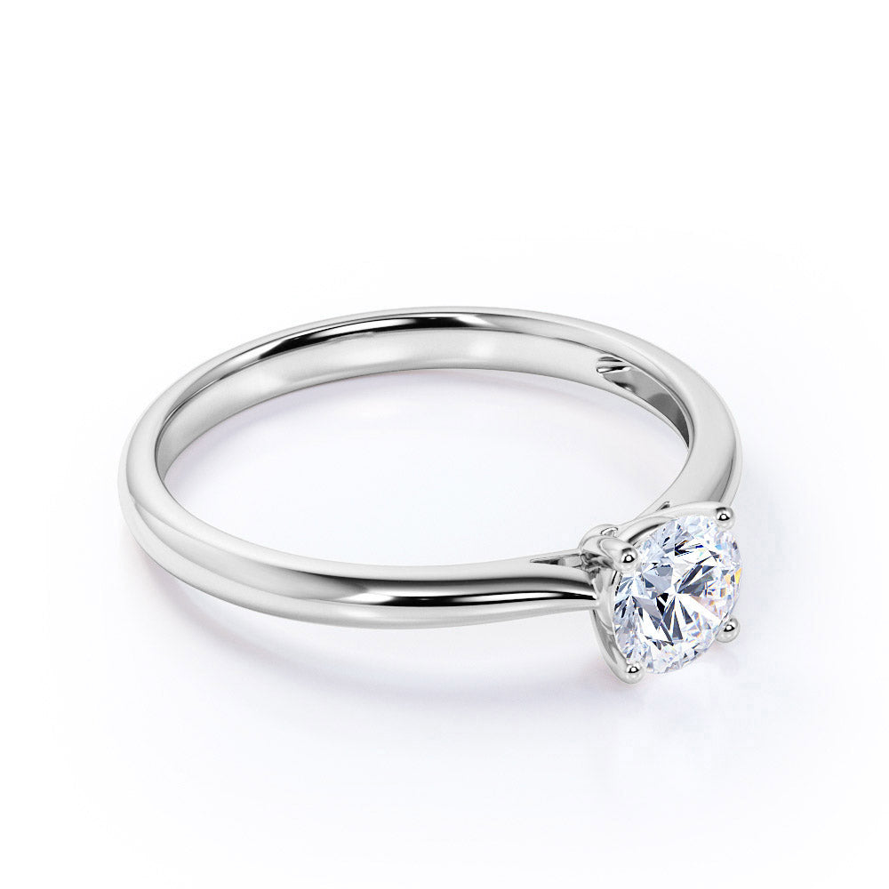 Solitaire 1 Carat Round Cut Moissanite Engagement Ring