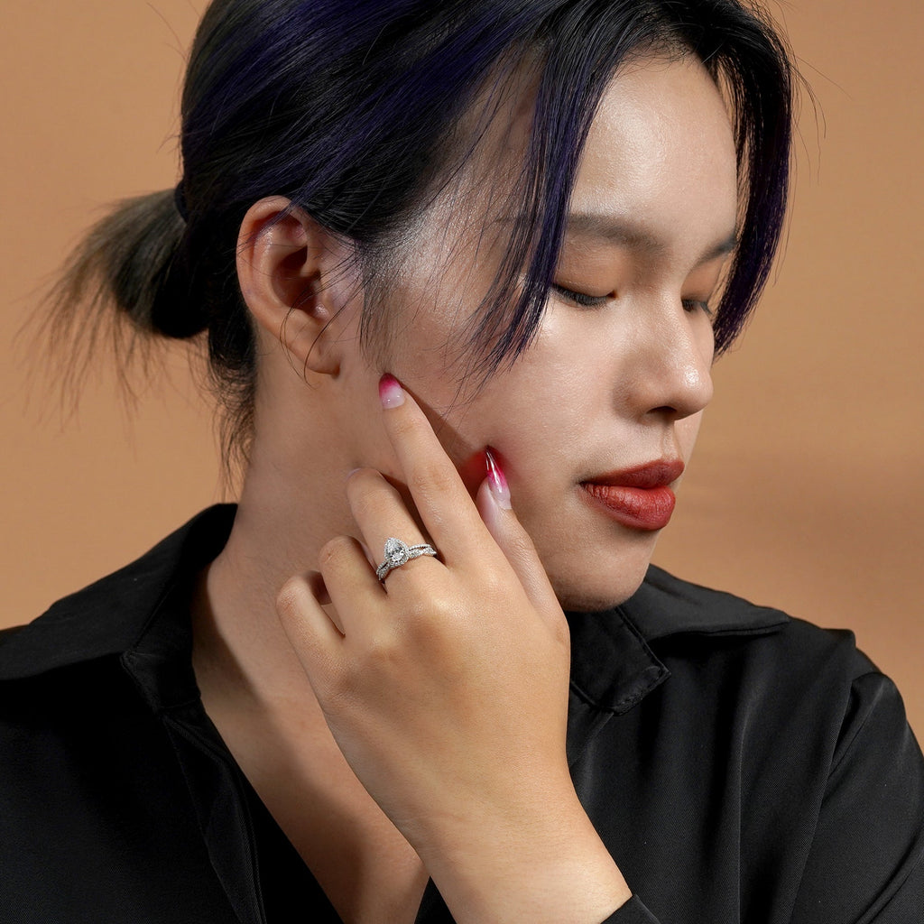 1.25 Carat Pear Cut Moissanite Twisted Wedding Ring Set