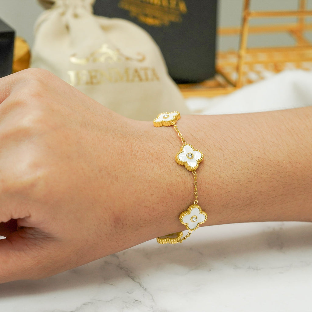 Modern Flower Link Bracelet in Yellow Gold Plated